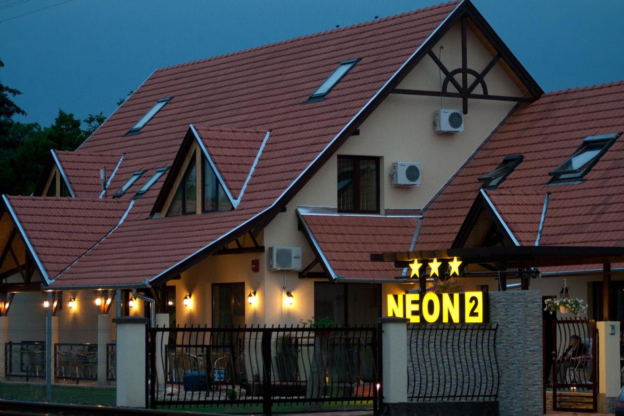 Bed and Breakfast Neon2 - Vendeghaz Orosháza Zewnętrze zdjęcie